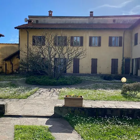 Porzione Di Casale Con Cortile E Vista Parco Кастелланца